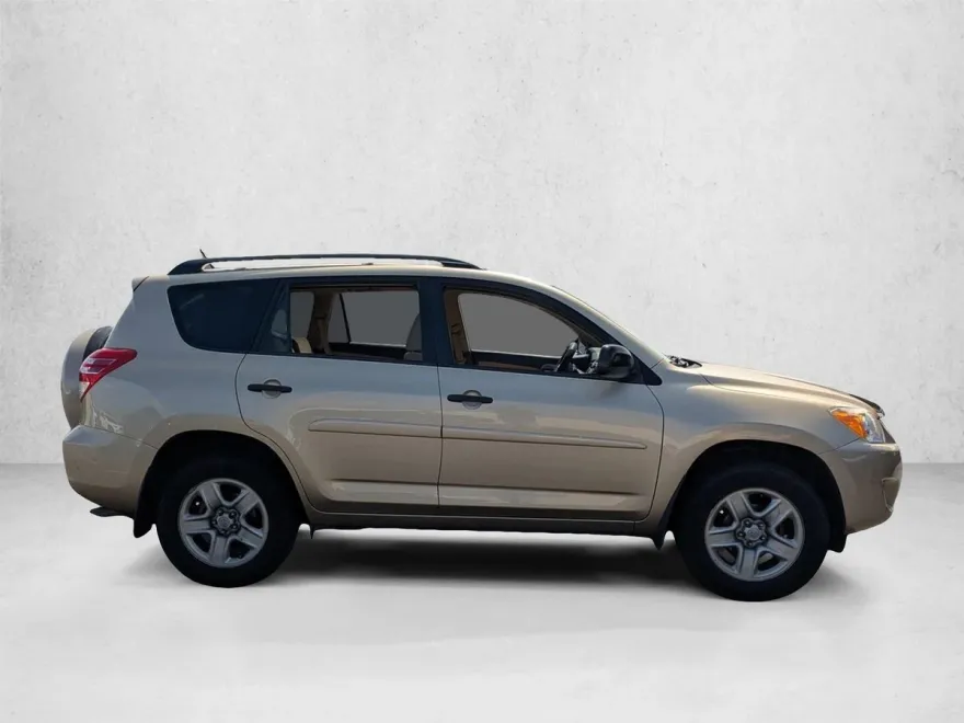2010 Toyota RAV4 Base photo 1