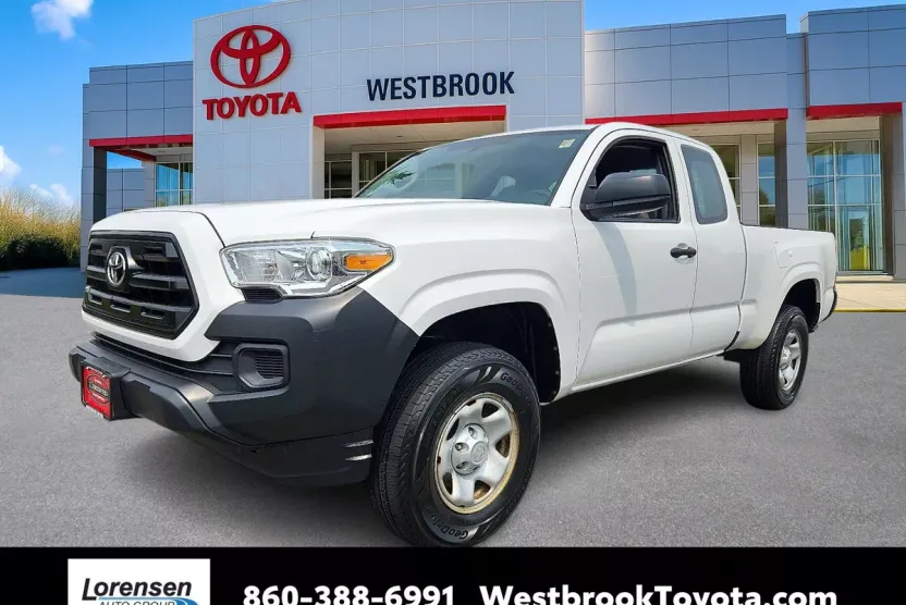 2017 Toyota Tacoma SR photo 1