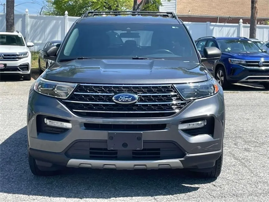 2020 Ford Explorer XLT photo 1