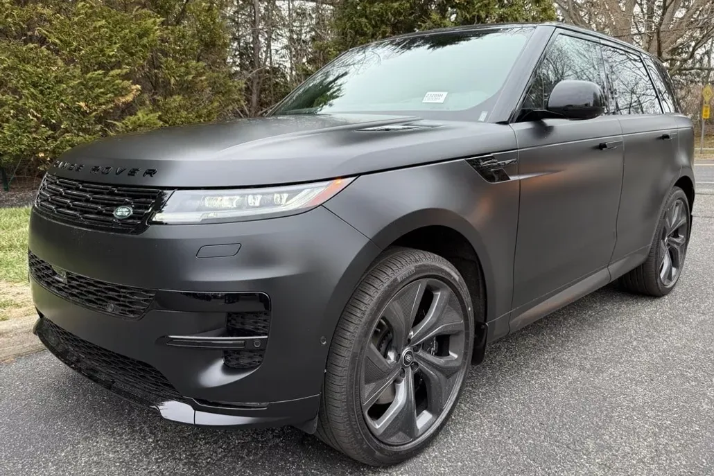 2025 Land Rover Range Rover Sport SE photo 1