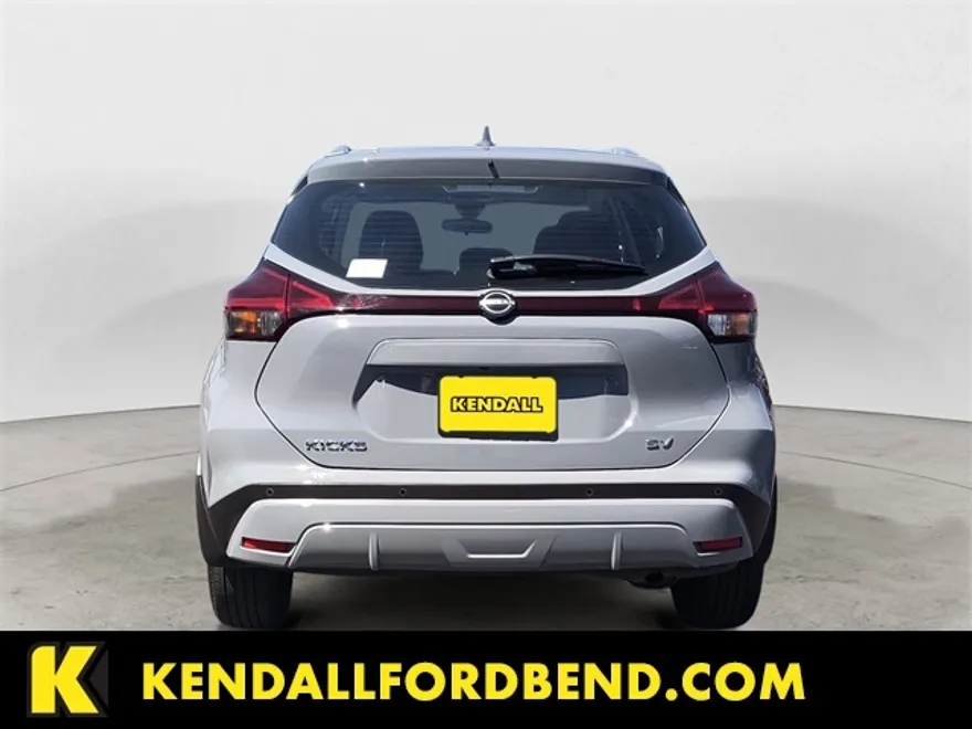 2023 Nissan Kicks SV photo 1