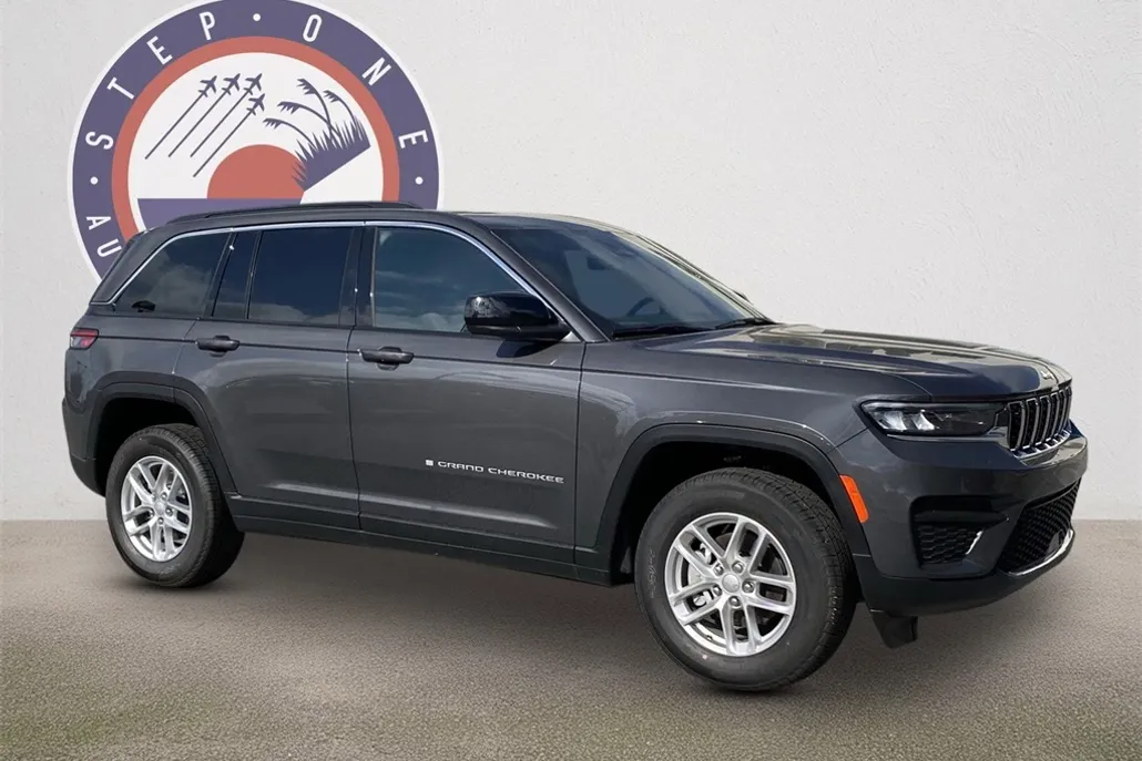 2025 Jeep Grand Cherokee Laredo X photo 1