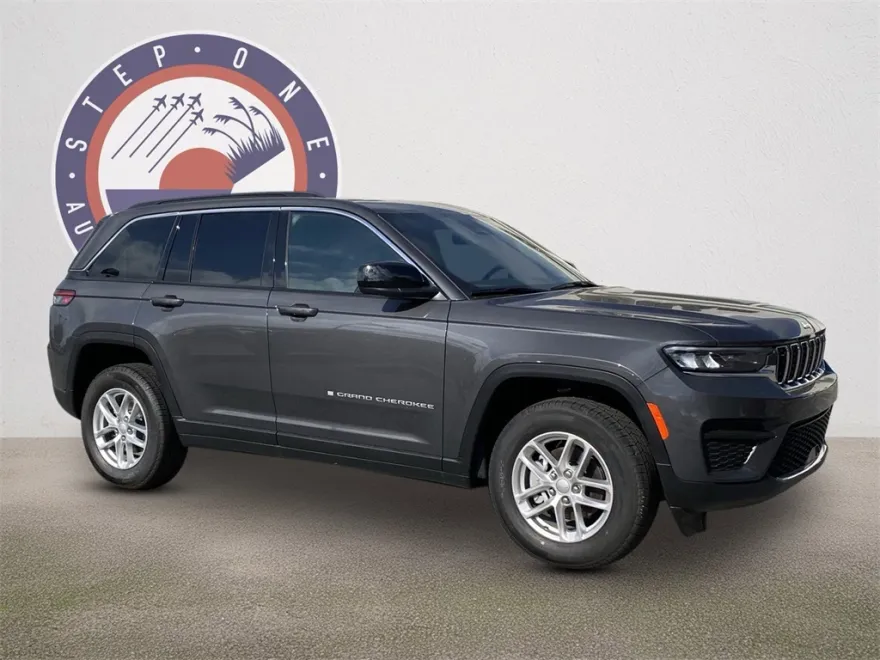 2025 Jeep Grand Cherokee Laredo X photo 1