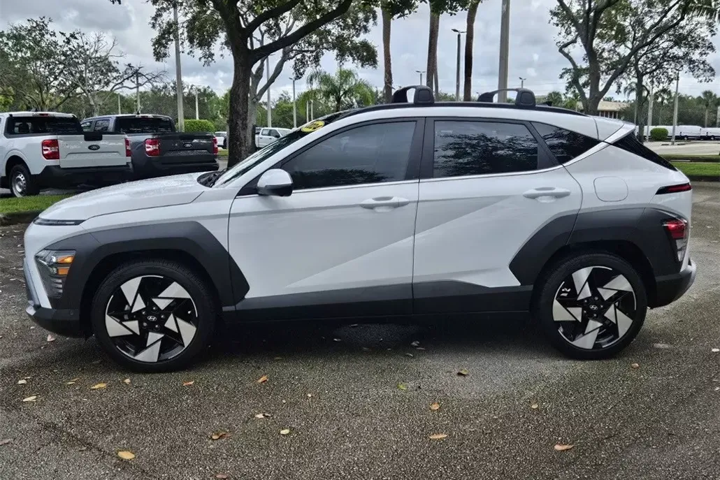 2024 Hyundai Kona Limited photo 1