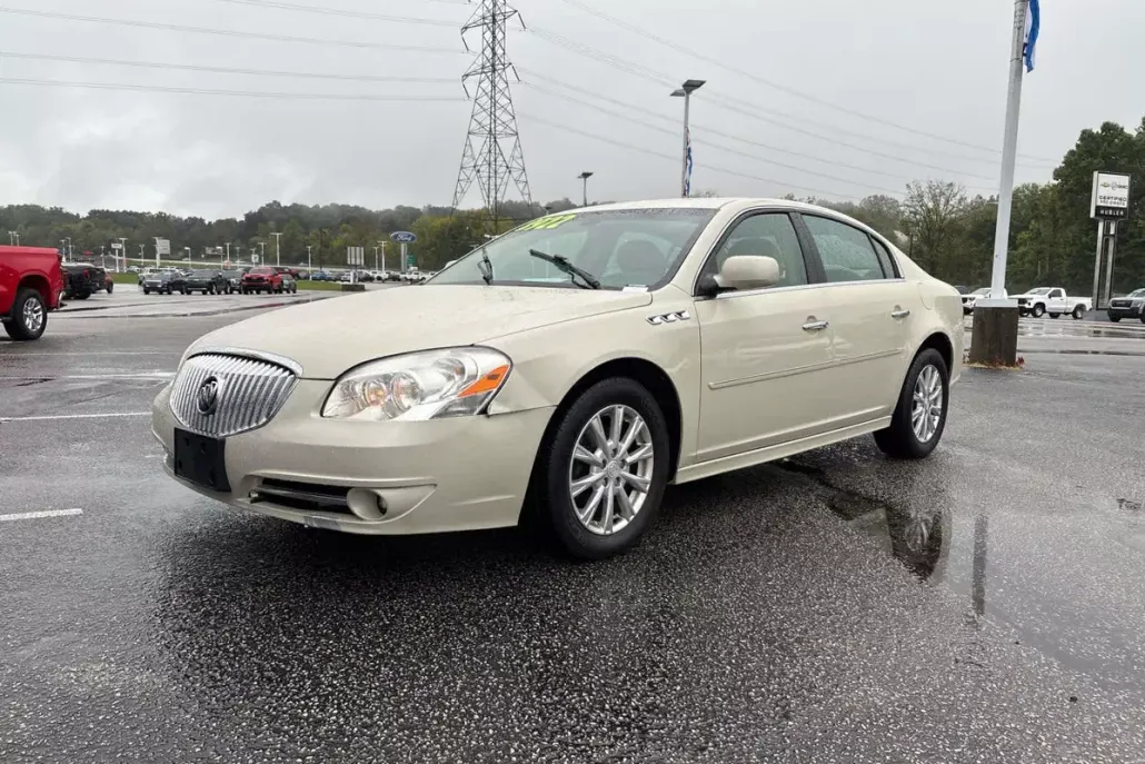 2011 Buick Lucerne CXL photo 1