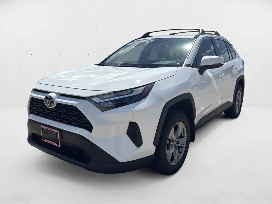 2025 Toyota RAV4 XLE photo 1