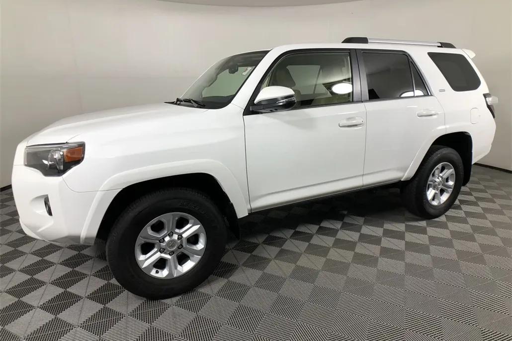 2024 Toyota 4Runner SR5 Premium photo 1