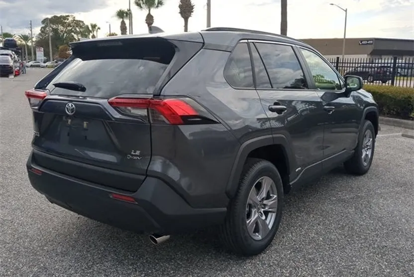 2025 Toyota RAV4 Hybrid LE photo 1
