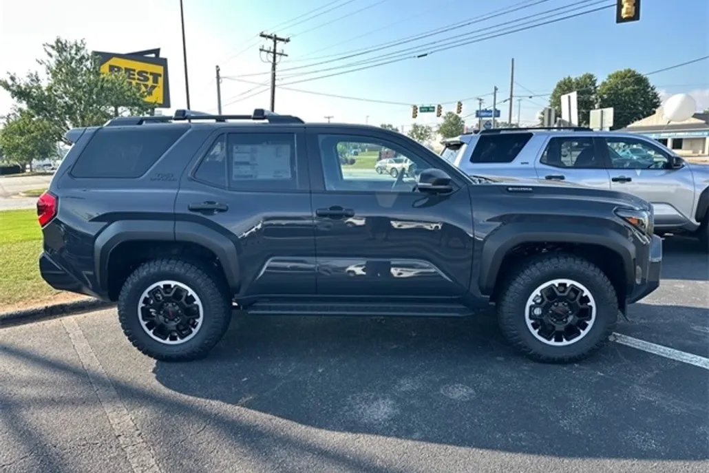 2025 Toyota 4Runner TRD Off-Road photo 1