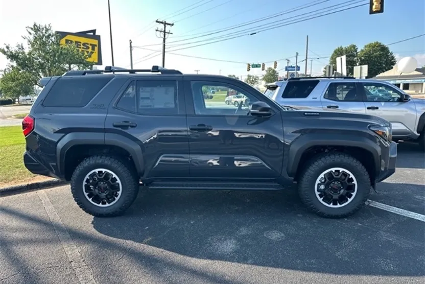 2025 Toyota 4Runner TRD Off-Road photo 1