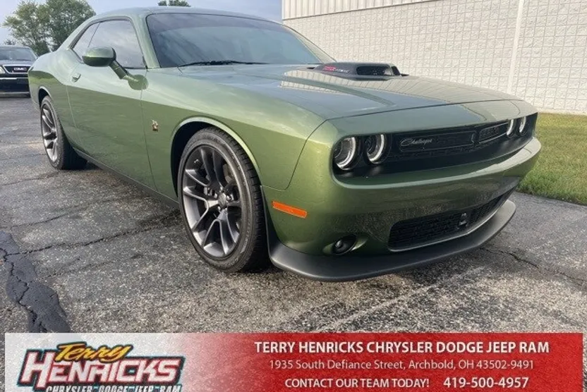 2023 Dodge Challenger R/T Scat Pack photo 1