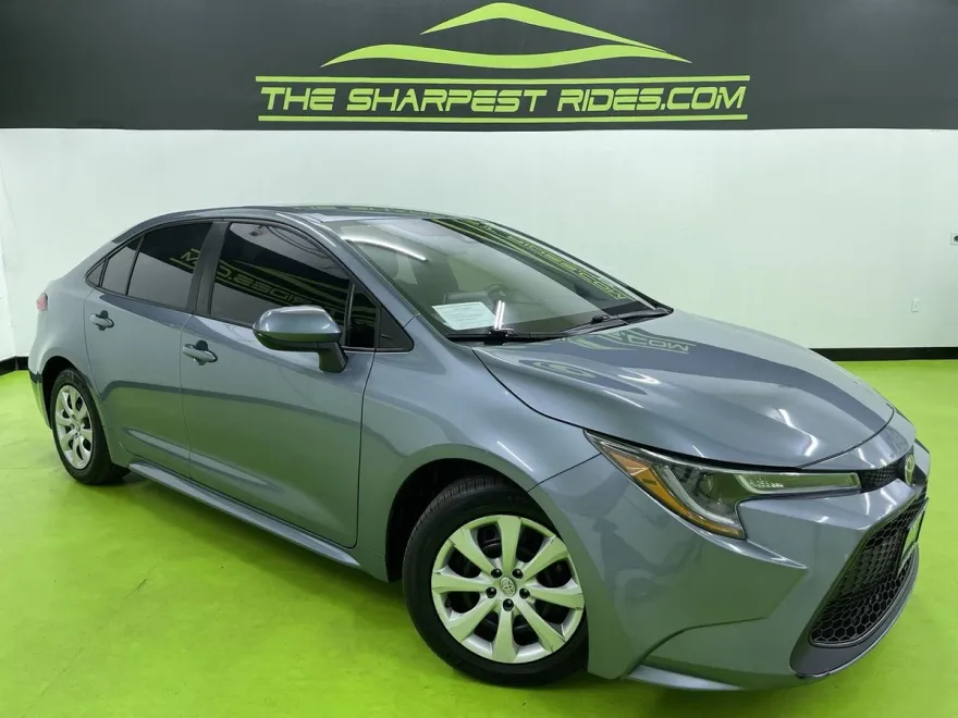 2021 Toyota Corolla LE photo 1