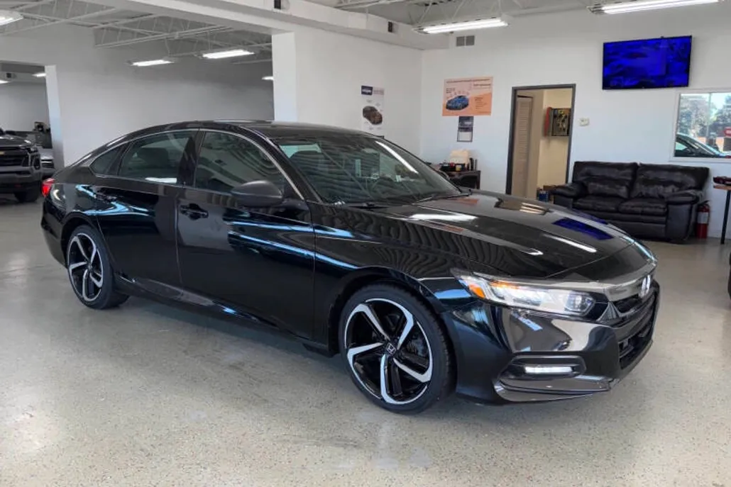 2019 Honda Accord Sport photo 1