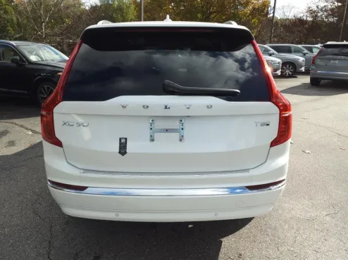 2025 Volvo XC90 T8 Plus photo 4