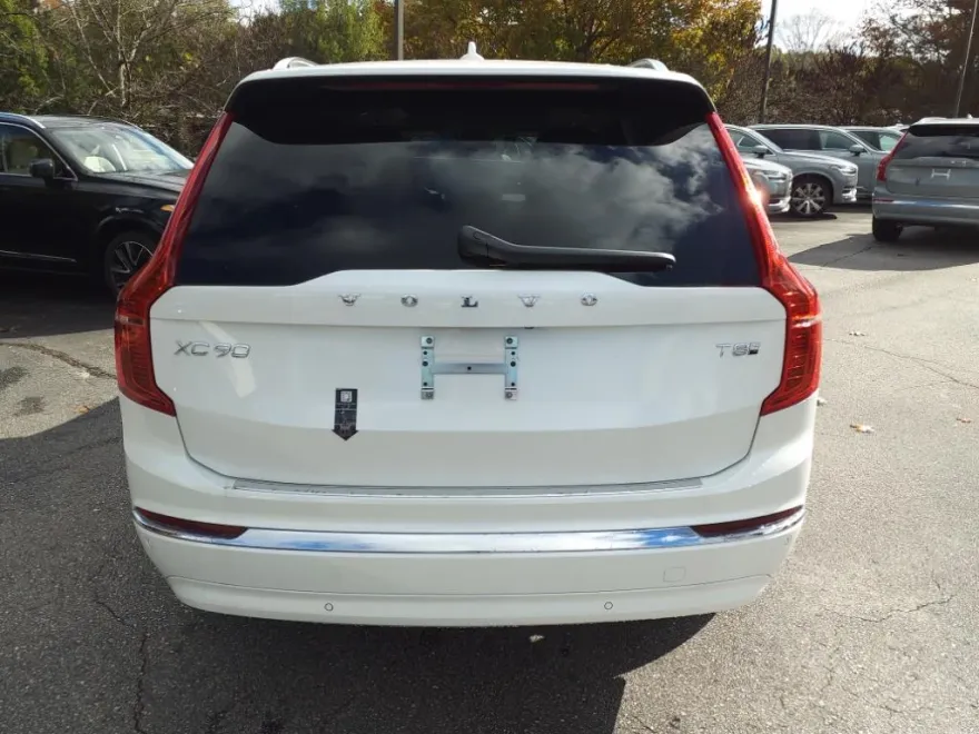 2025 Volvo XC90 T8 Plus photo 4