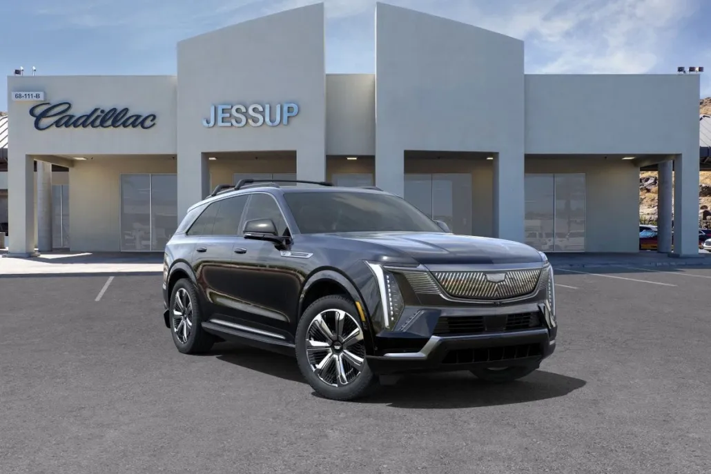 2025 Cadillac Escalade IQ Luxury photo 1