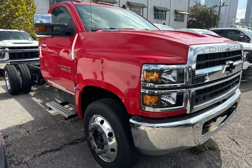 2022 Chevrolet Silverado 4500HD LT photo 1