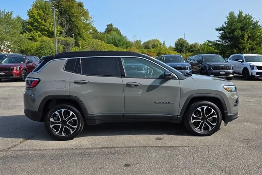 2023 Jeep Compass Limited photo 1