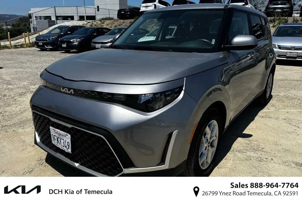 2023 Kia Soul LX photo 1