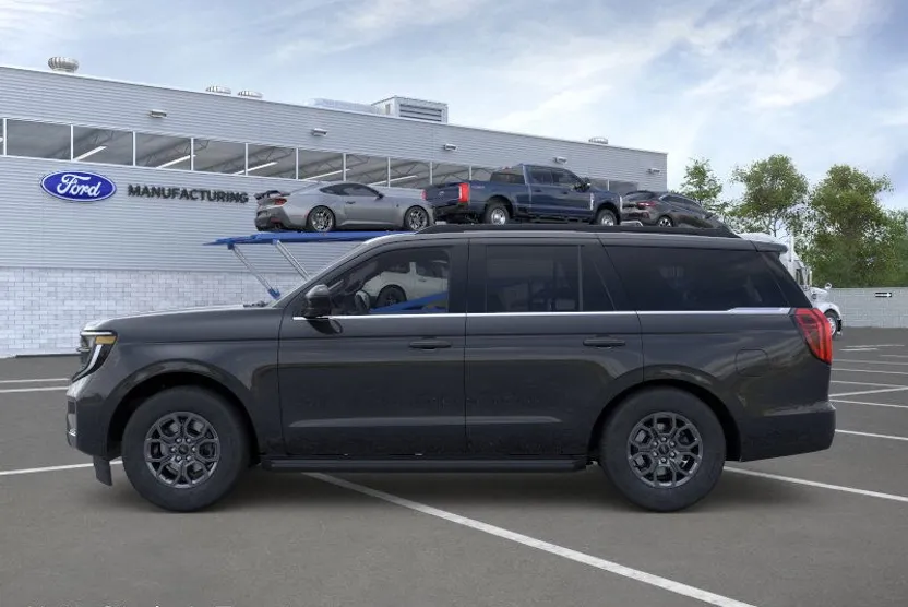 2025 Ford Expedition photo 1