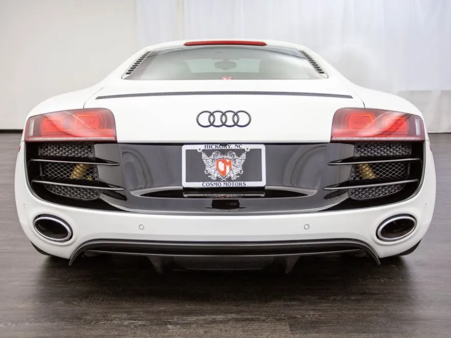 2011 Audi R8 5.2 photo 32
