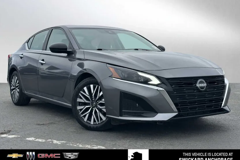 2024 Nissan Altima 2.5 SV photo 1