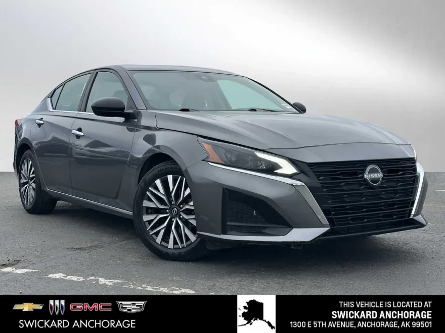 2024 Nissan Altima 2.5 SV photo 1