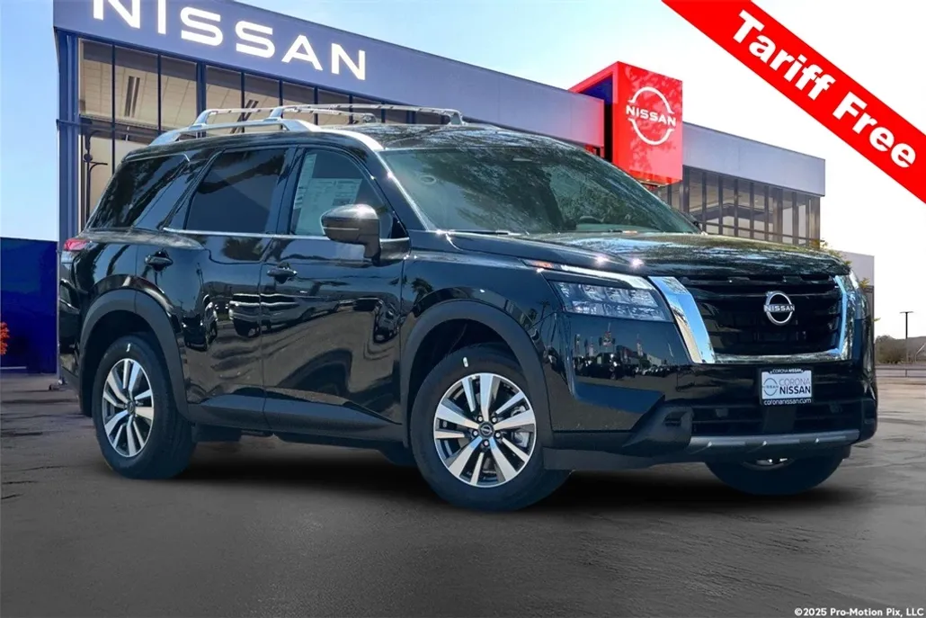 2025 Nissan Pathfinder SL photo 1