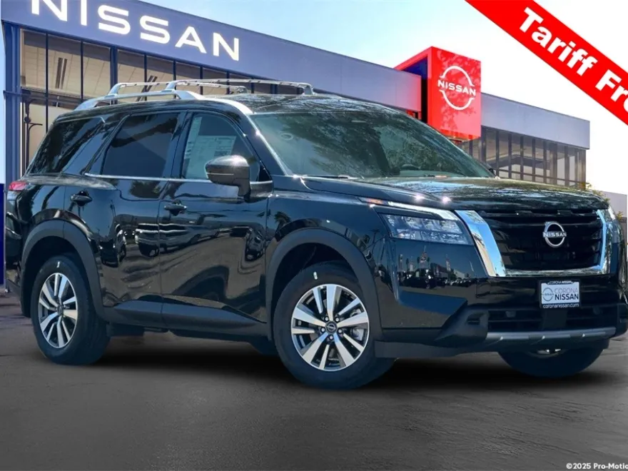 2025 Nissan Pathfinder SL photo 1