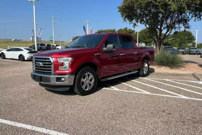 2015 Ford F-150 XLT photo 1