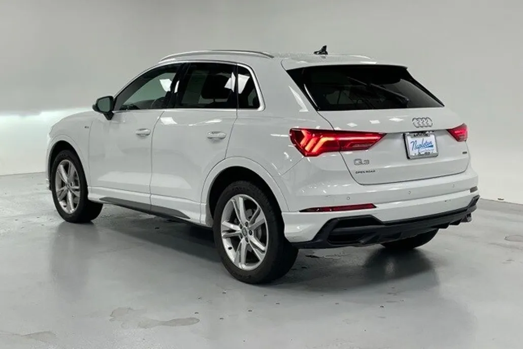 2019 Audi Q3 S line Premium Plus photo 1