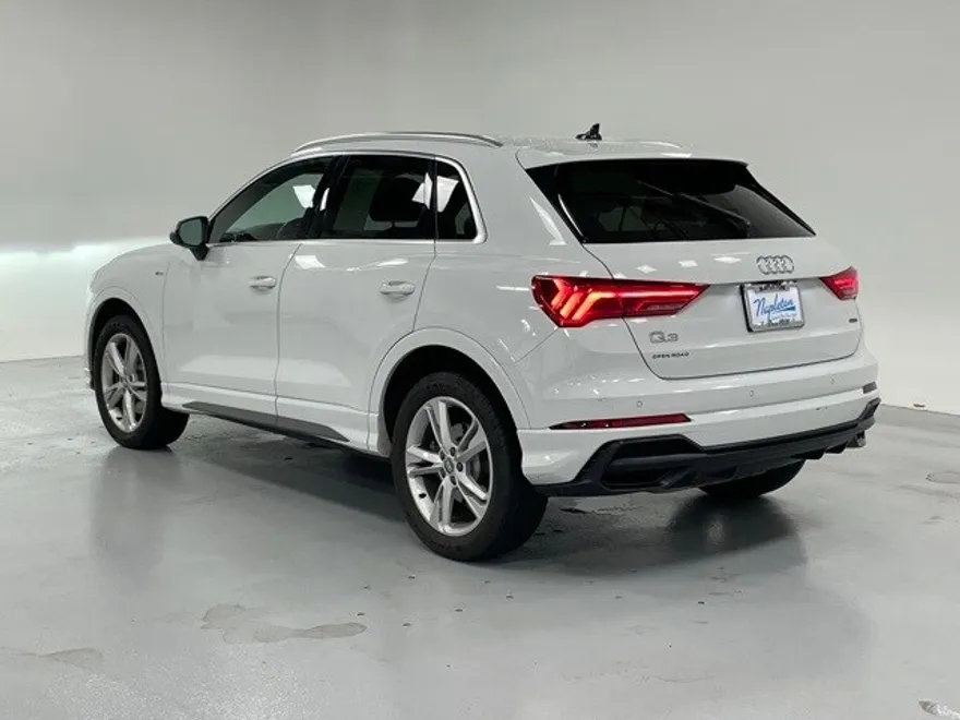 2019 Audi Q3 S line Premium Plus photo 1
