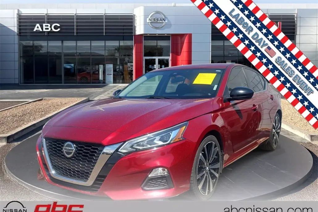 2022 Nissan Altima 2.5 SR photo 1