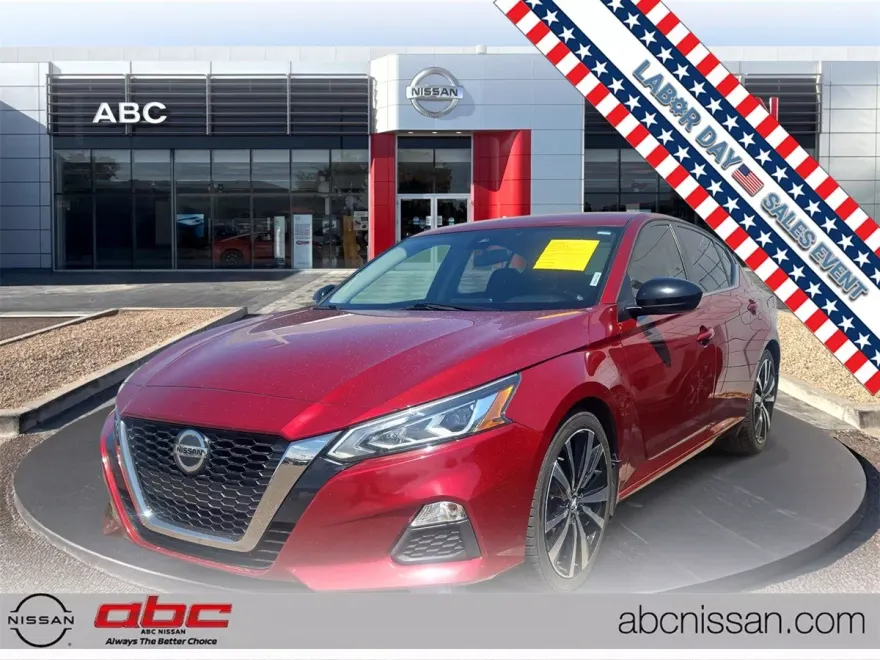 2022 Nissan Altima 2.5 SR photo 1
