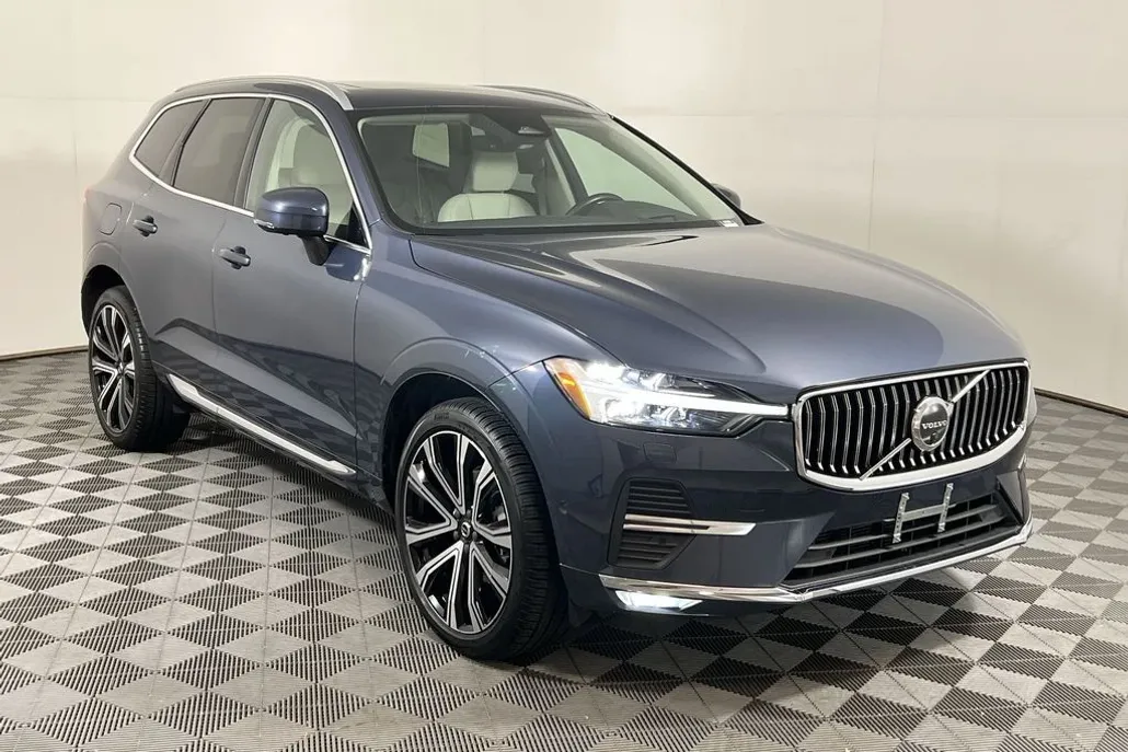 2023 Volvo XC60 B5 Ultimate photo 1