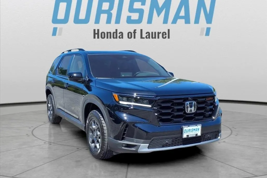2025 Honda Pilot TrailSport photo 1