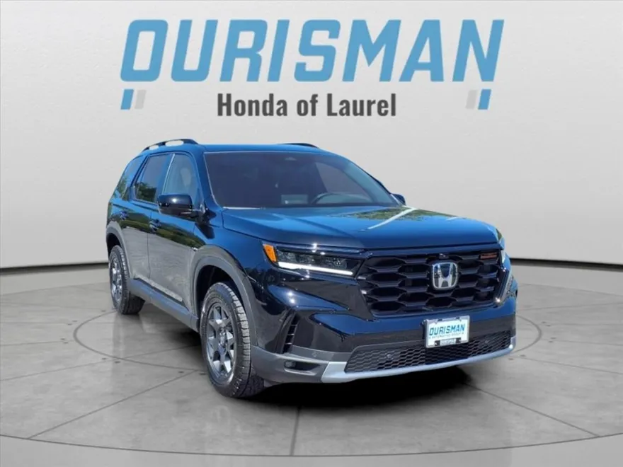 2025 Honda Pilot TrailSport photo 1