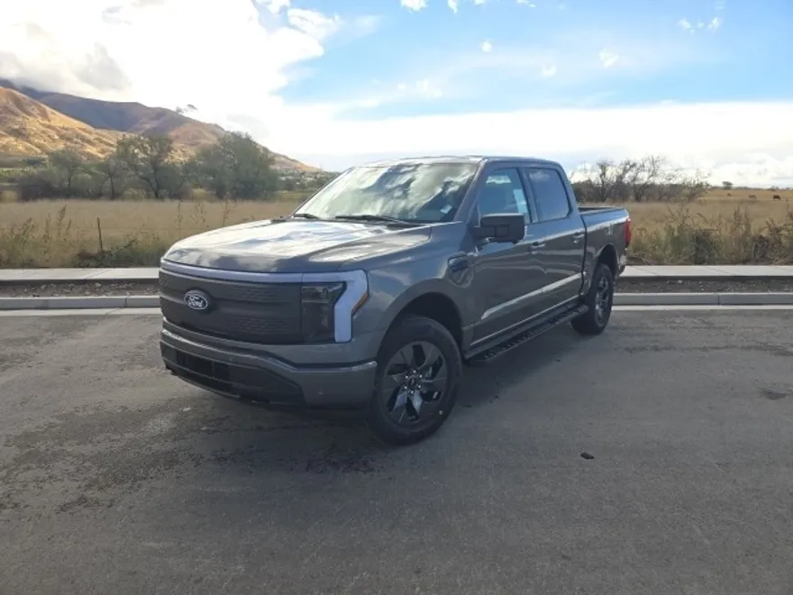 2025 Ford F-150 Lightning photo 1