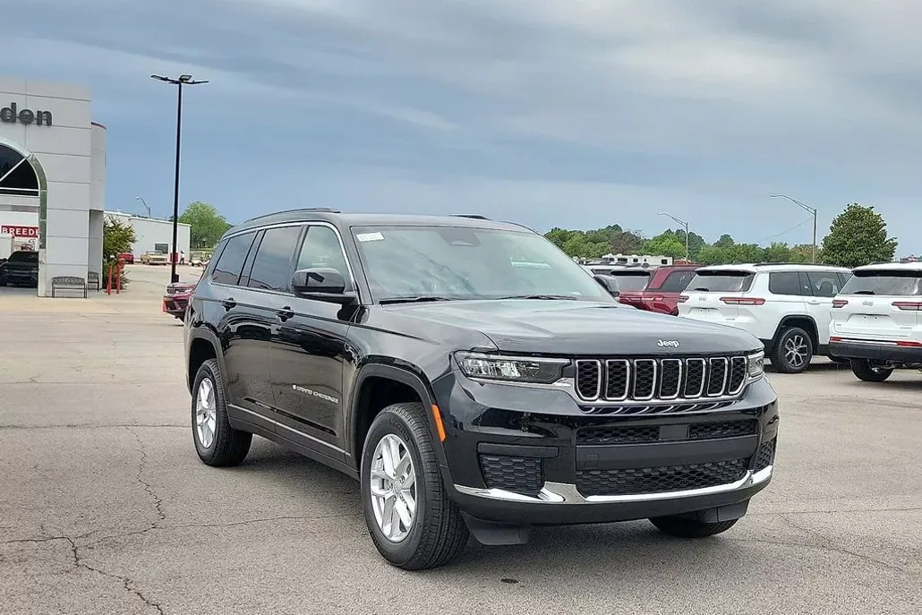 2025 Jeep Grand Cherokee Laredo X photo 1