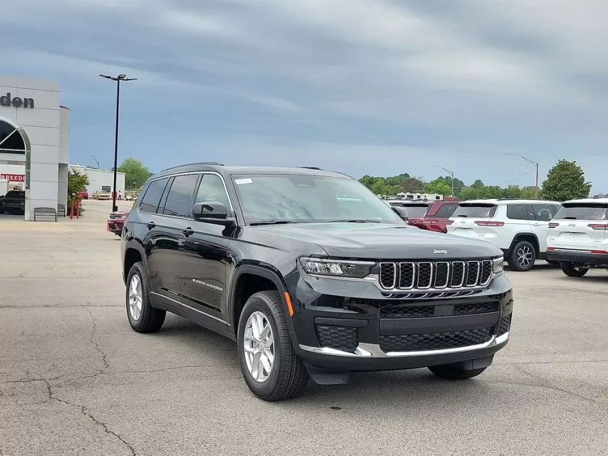 2025 Jeep Grand Cherokee Laredo X photo 1