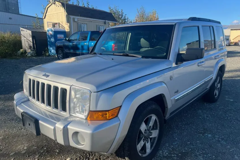 2006 Jeep Commander Sport photo 1