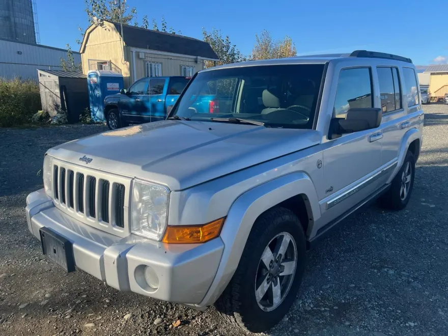 2006 Jeep Commander Sport photo 1