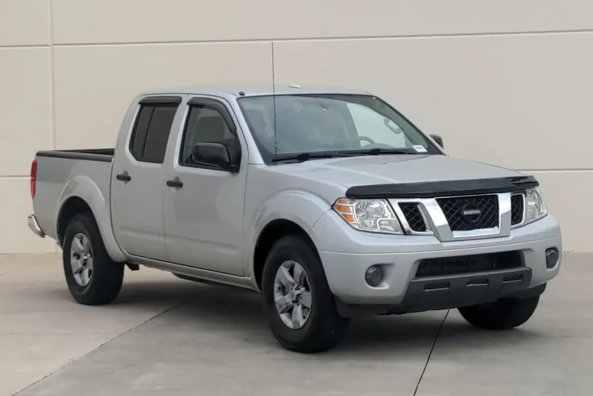 2012 Nissan Frontier SV photo 1
