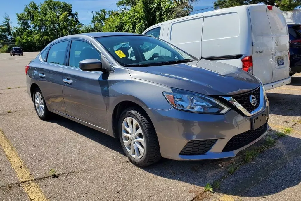 2018 Nissan Sentra SV photo 1