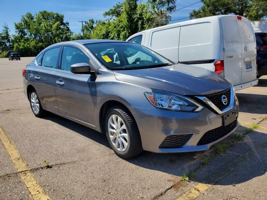 2018 Nissan Sentra SV photo 1