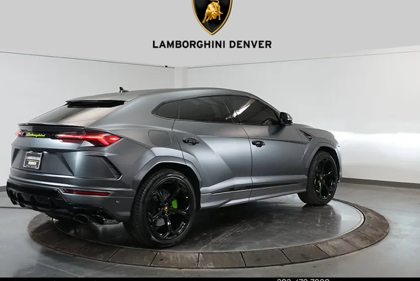 2019 Lamborghini Urus photo 1