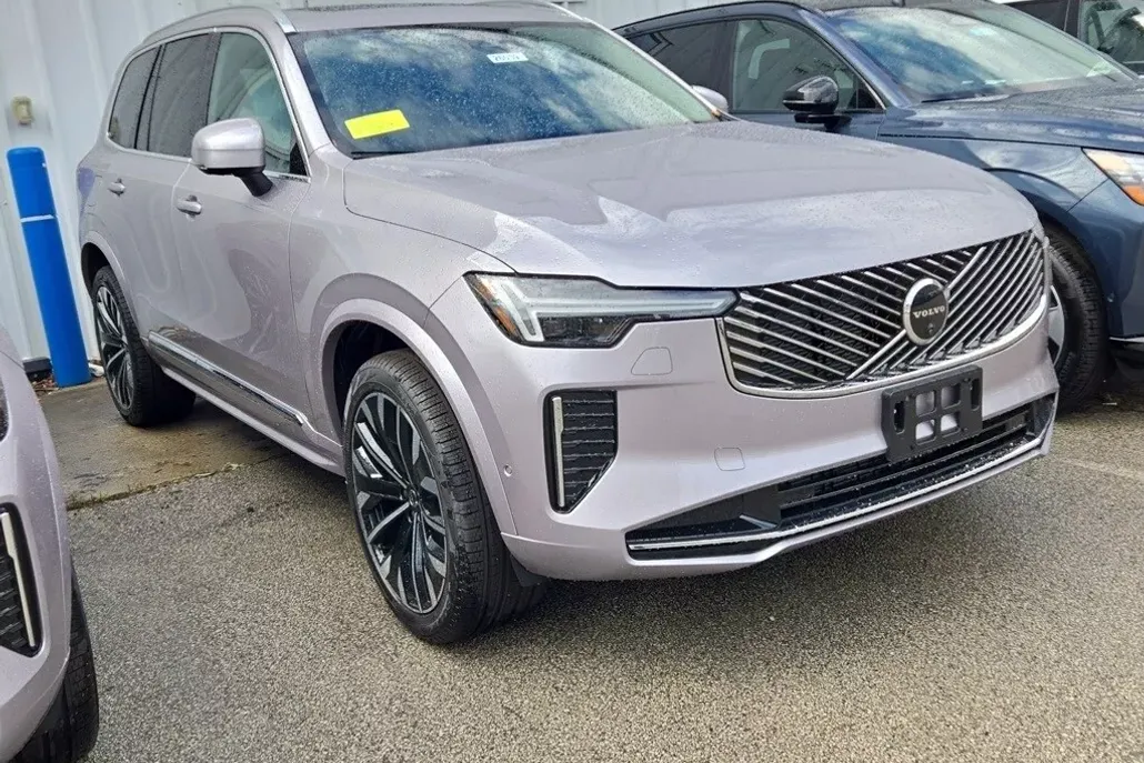 2026 Volvo XC90 B5 Plus photo 1