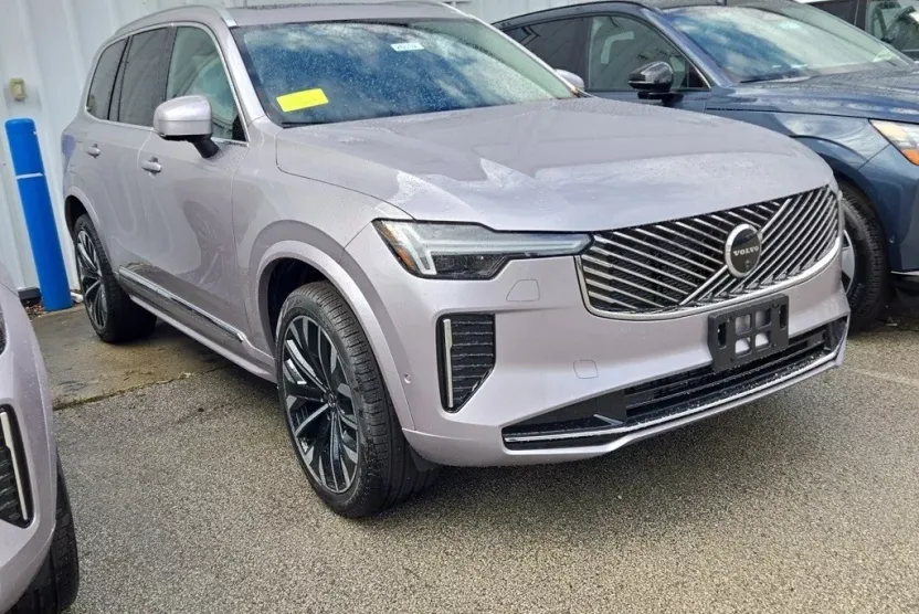 2026 Volvo XC90 B5 Plus photo 1