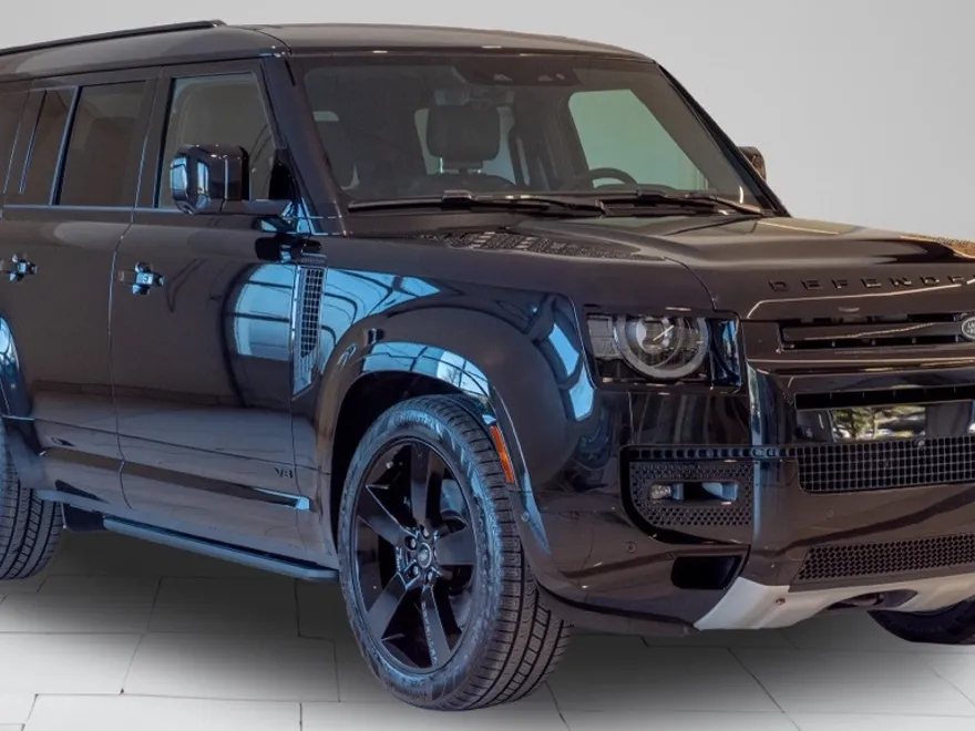2024 Land Rover Defender 130 V8 photo 1