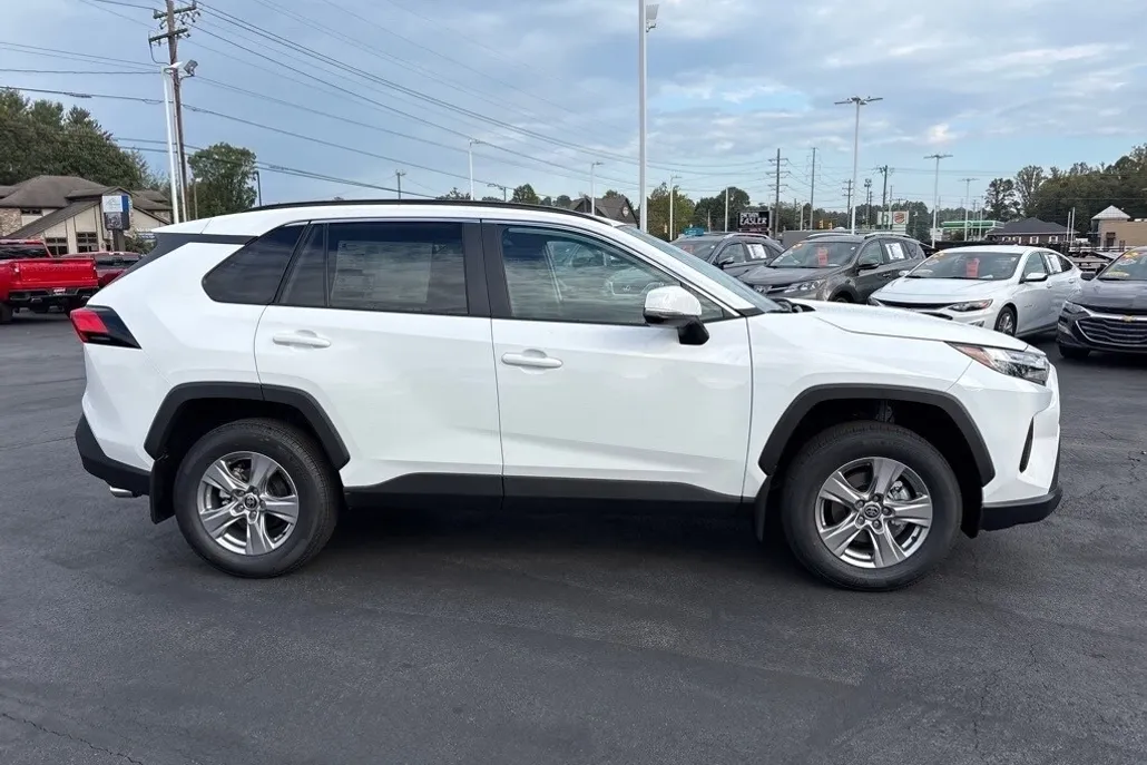 2025 Toyota RAV4 XLE photo 1